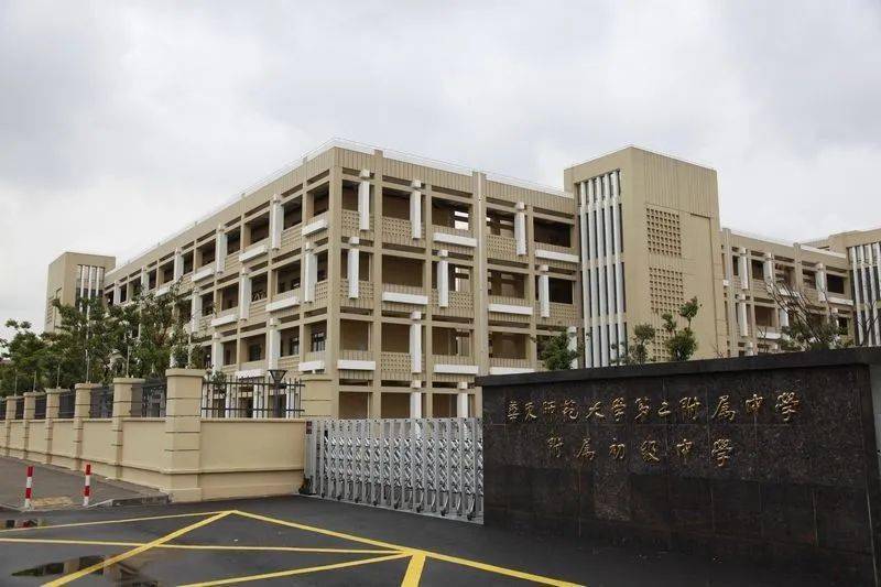 上海小学人数统计_上海市重点小学班级人数_上海小学人数