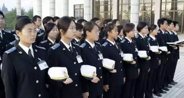 这所上海二本大学：分数线超一本，很多学生放弃西部211！