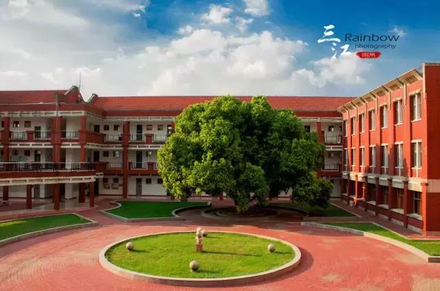 三江学院是怎么样贵族学校吗？学费多少？外界评价如何值得上吗？