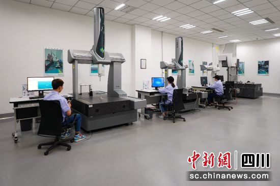 成都航空职业技术学院—海克斯康几何量计量技术协同创新中心检测间 。成都航空职业技术学院供图