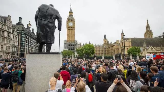 英国大本钟时隔5年再敲响_大本钟皇家蓝表盘翻新_大本钟修缮工程