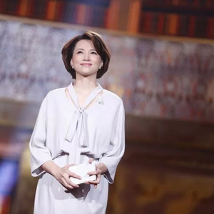 提升女性魅力_女人读什么书提升自己_读书改变容颜