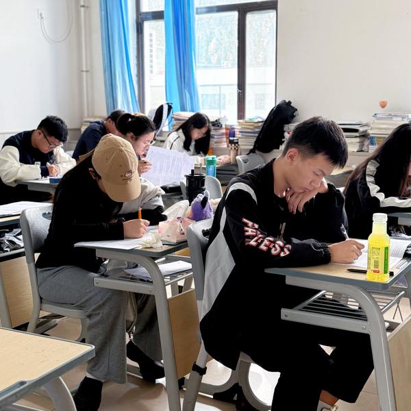 高三复读迷茫无方向_辅导班高三补习_高考补习班选择攻略