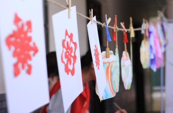 剪纸作品。重庆电力高等专科学校经济管理学院供图